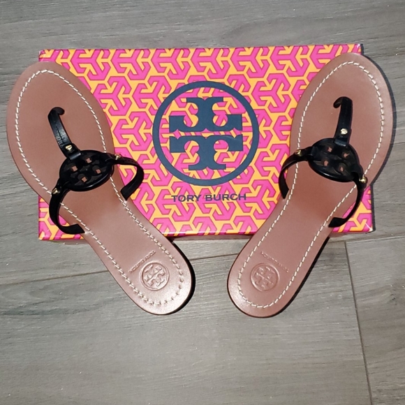 Tory Burch Shoes - Tory Burch Flat Thong